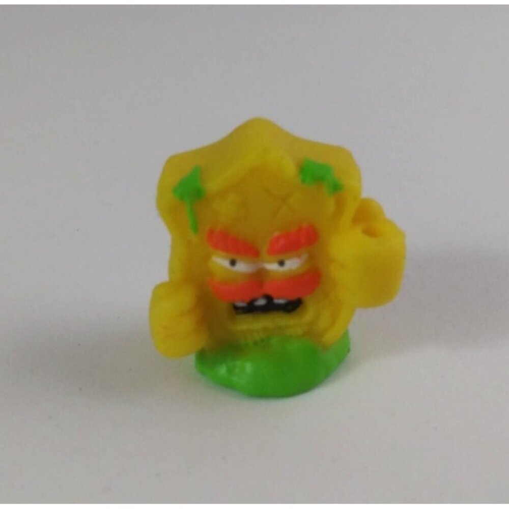 Grossery Gang Series 5 Time Wars Medieval Muck Shoddy Shield